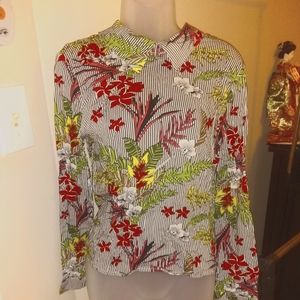 White stripe collar floral design blouse